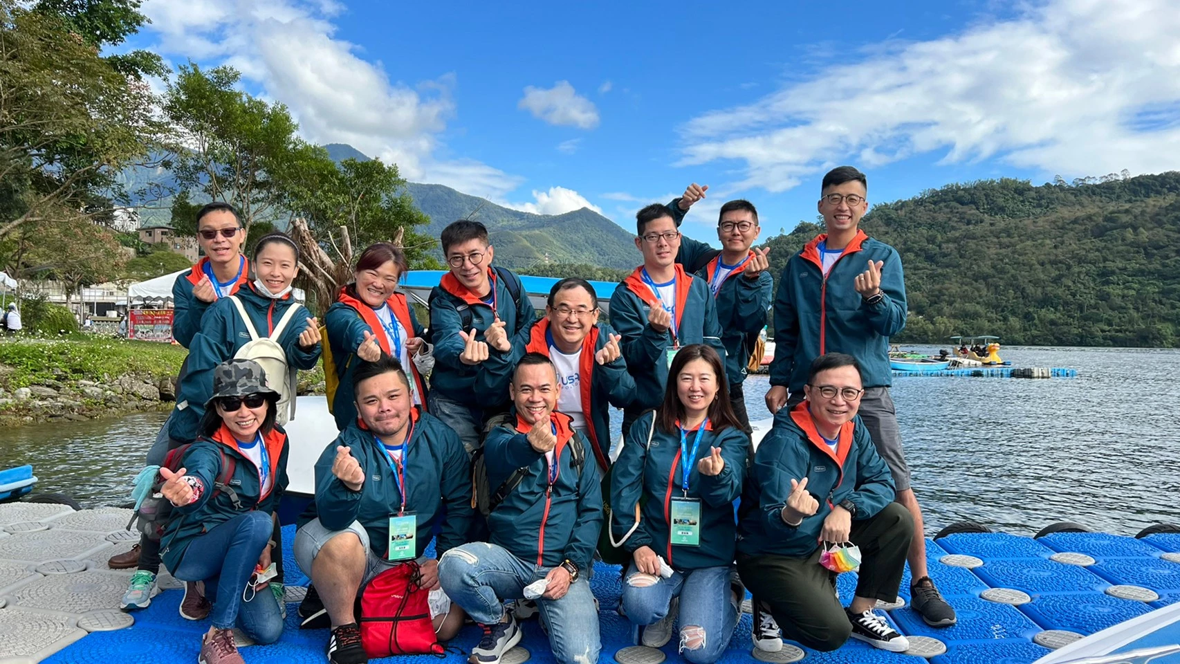 用「好東西和好朋友分享」的心情，邀請更多人來使用好產品，慢慢的你自己就可以透過USANA這個平台，建立起屬於你的事業系統